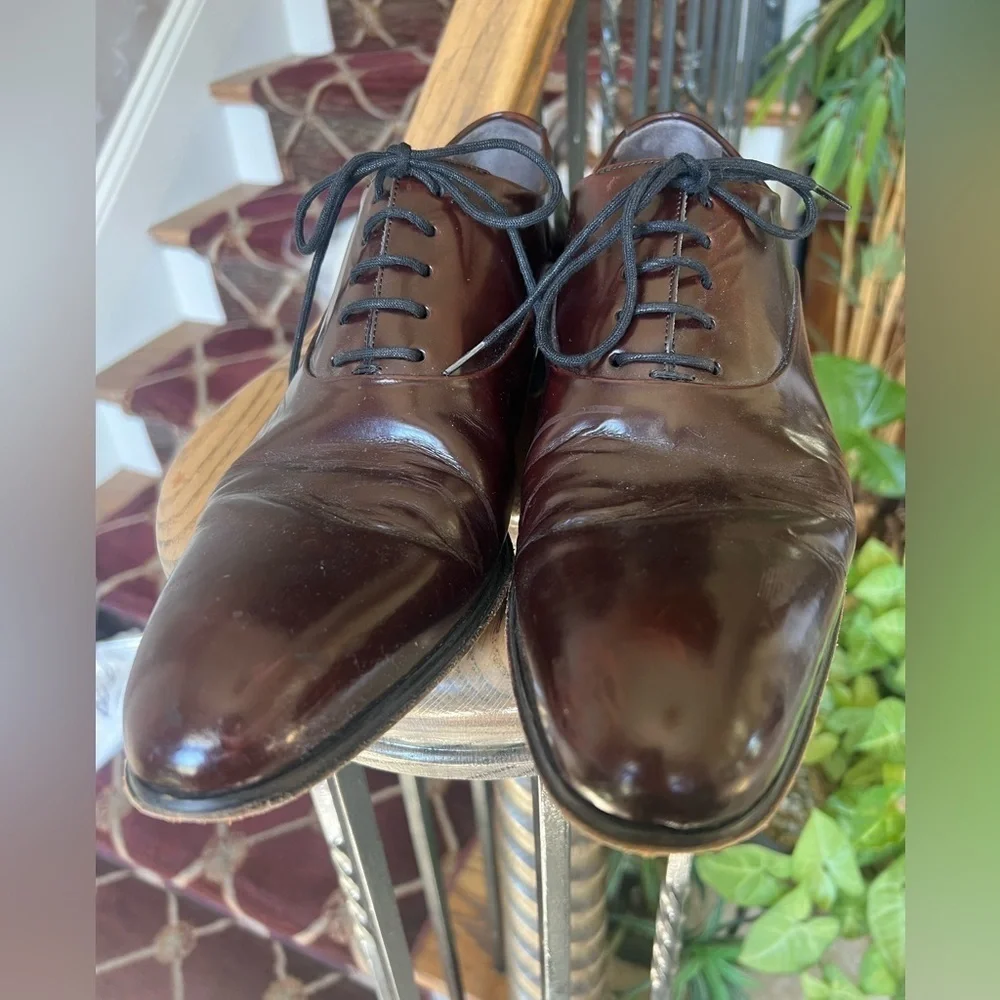 LODING men’s size 10, Oxford, Burgundy, Brown color, excellent condition